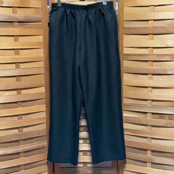 Alfred Dunner Black Straight Leg Pants Women 16 Elastic Waist Polyester - Picture 1 of 6